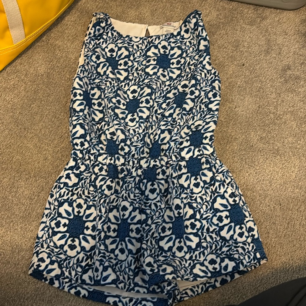 Vineyard Vines romper. Size S